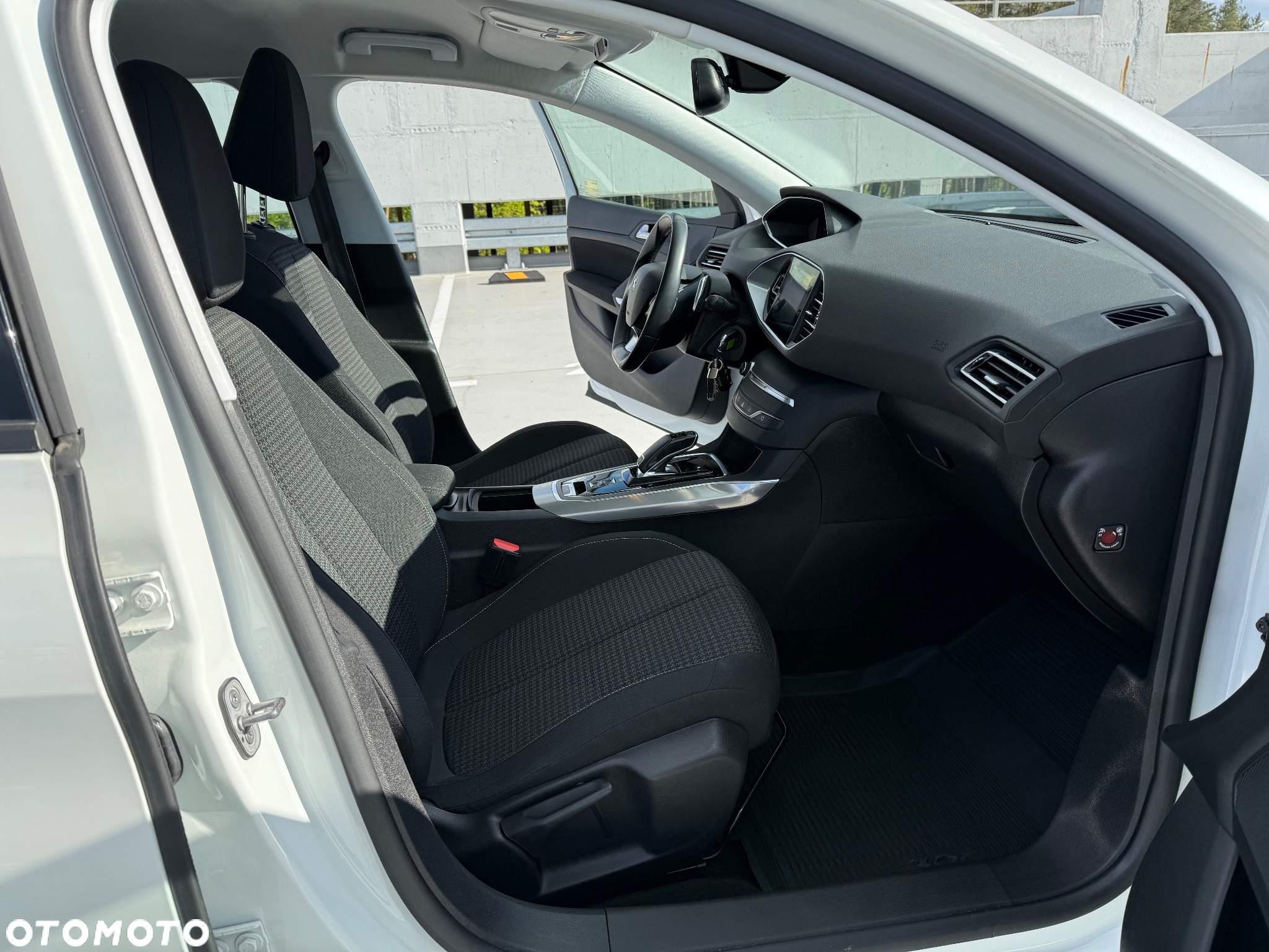 Peugeot 308 1.2 PureTech GPF Active Pack S&S EAT8 - 17