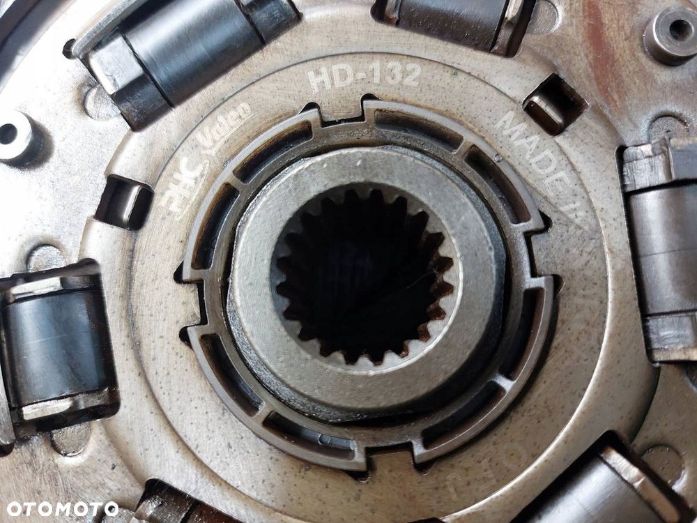 SPRZĘGŁO TARCZA + DOCISK + ŁOŻYSKO OPOROWE KIA CEED I 1.6 CRDI - 4