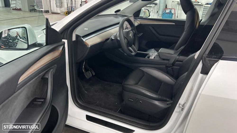 Tesla Model Y RWD - 4