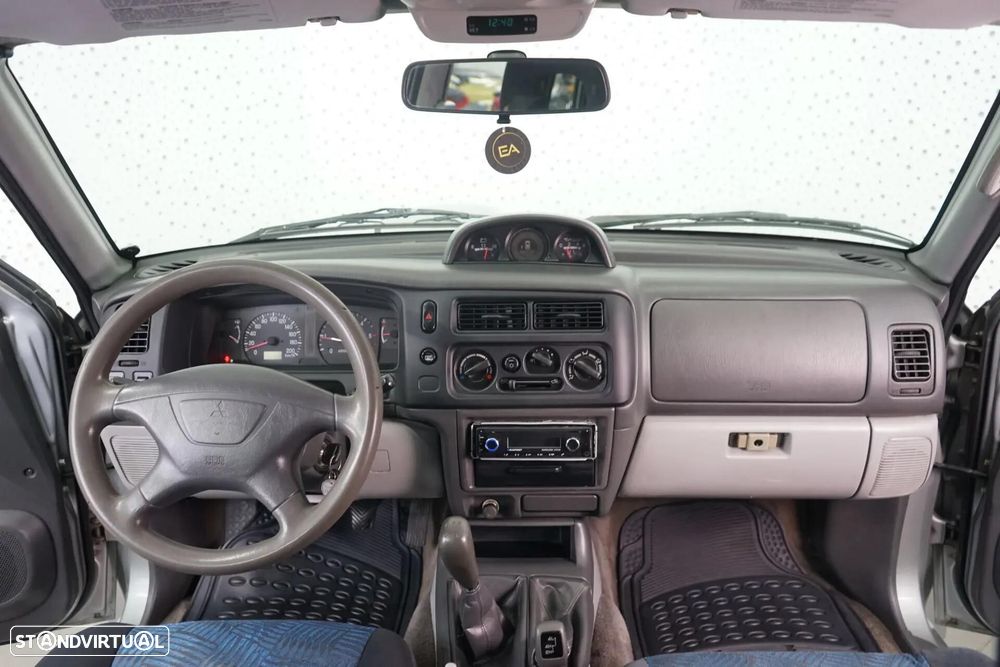 Mitsubishi Pajero Sport - 16
