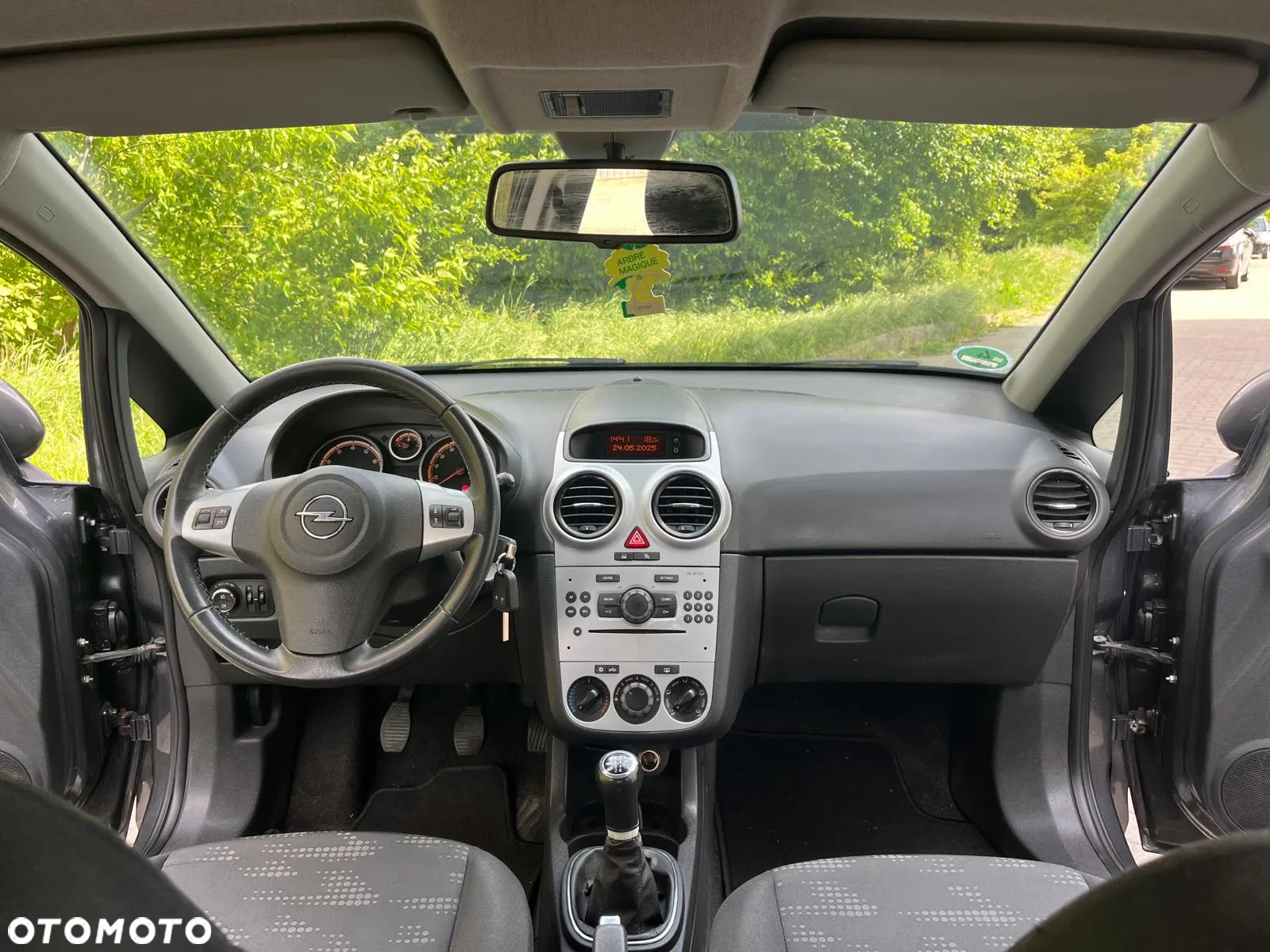 Opel Corsa 1.4 16V Color Edition - 13
