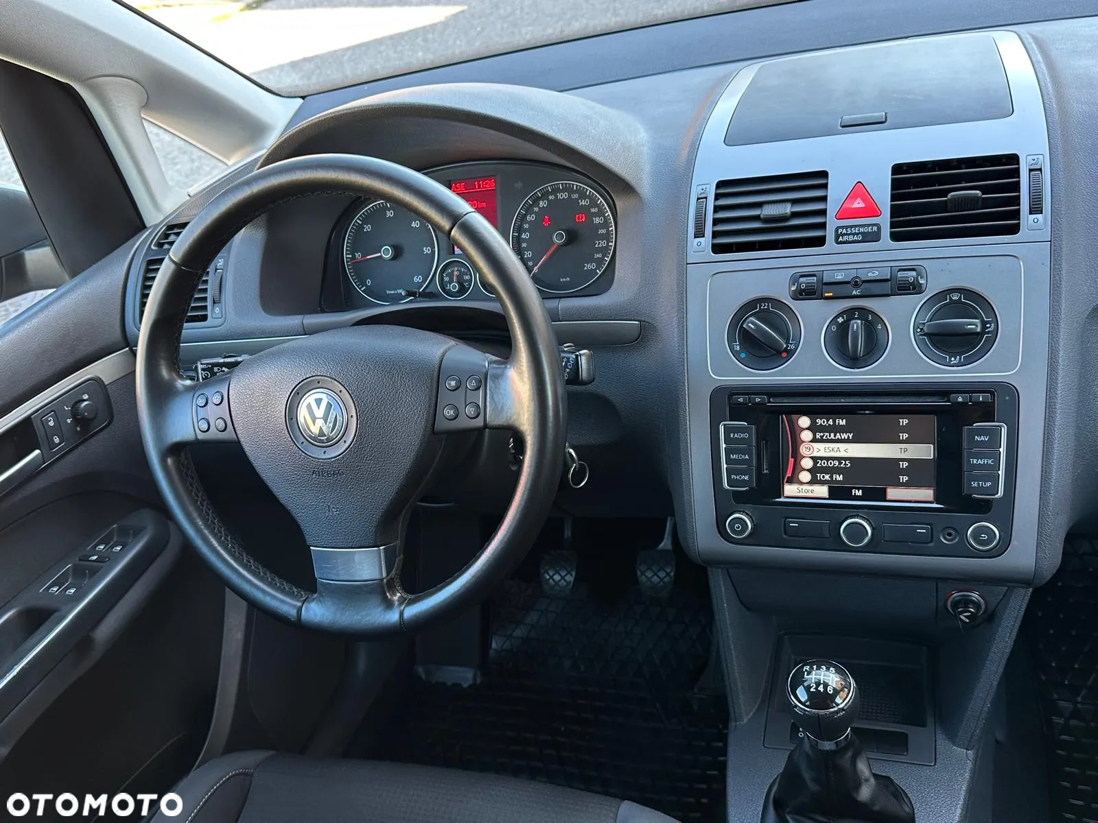 Volkswagen Touran - 15