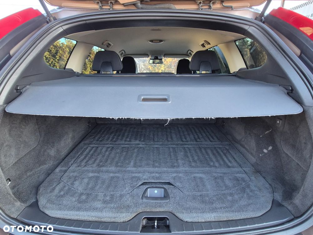 Volvo XC 60 2.4D AWD Momentum - 30