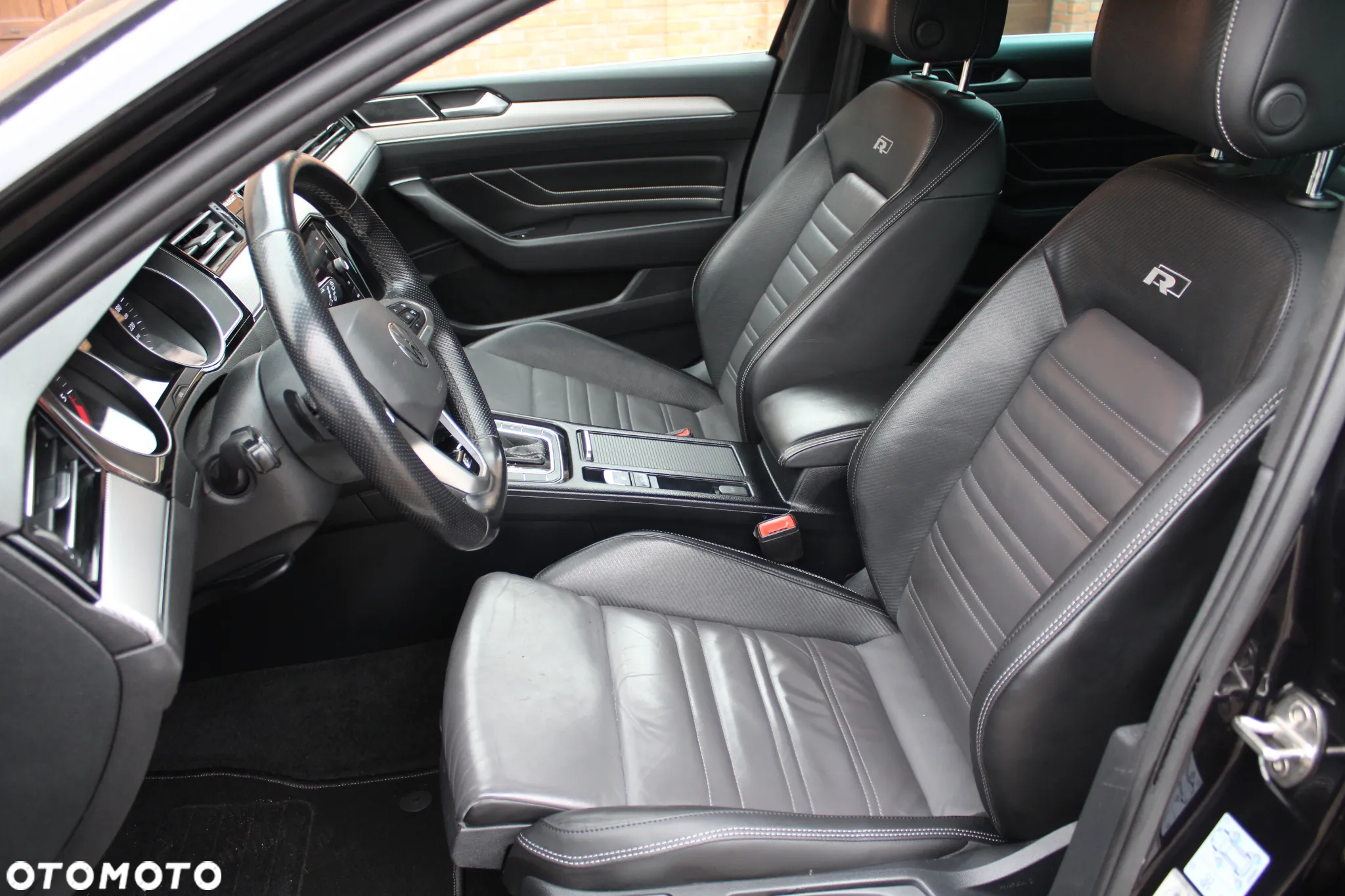 Volkswagen Passat Variant 2.0 TDI SCR DSG 4Motion Business - 13