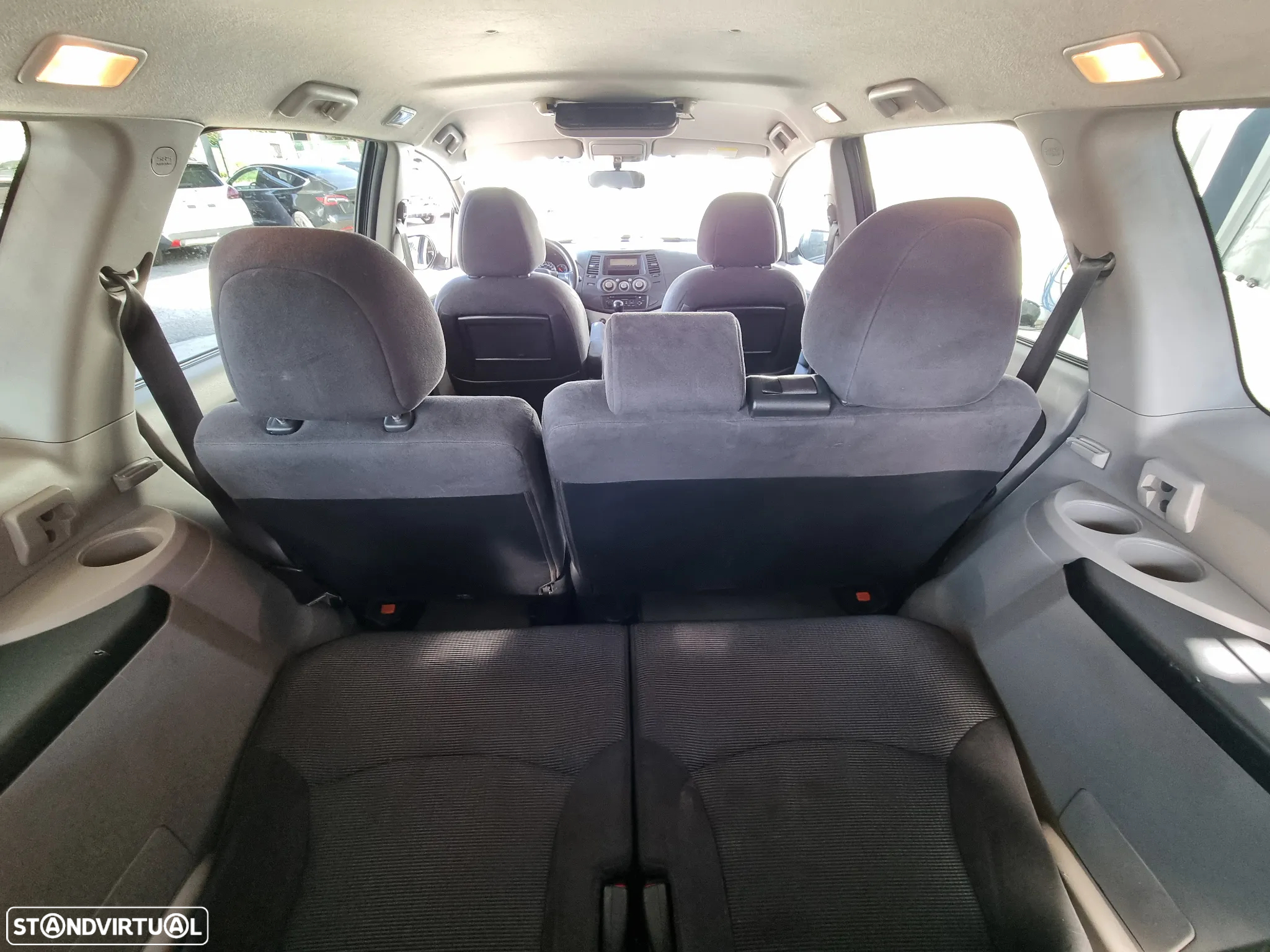 Mitsubishi Grandis 2.0 DI-D Invite - 9