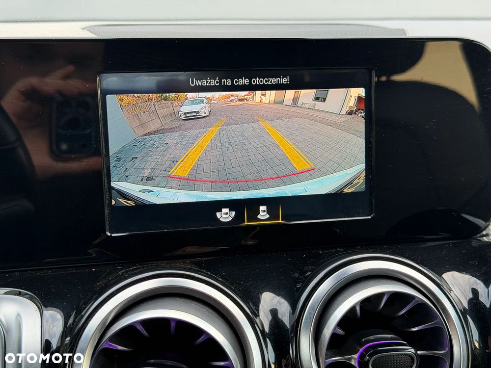 Mercedes-Benz GLB 200 Progressive 7G-DCT - 34