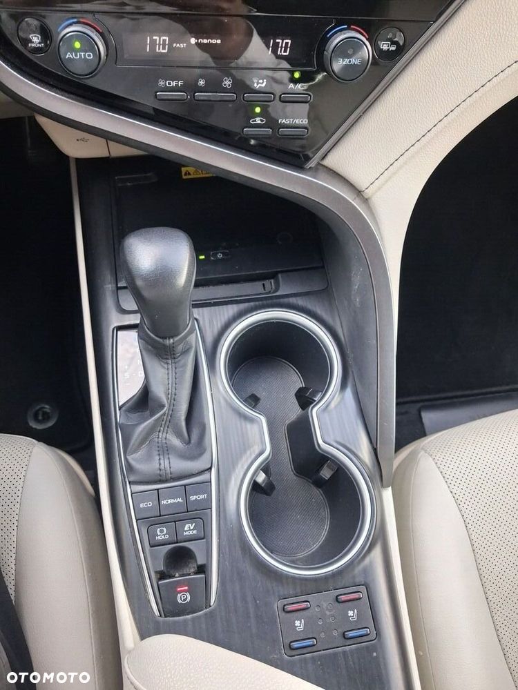 Toyota Camry 2.5 Hybrid Executive CVT - 15