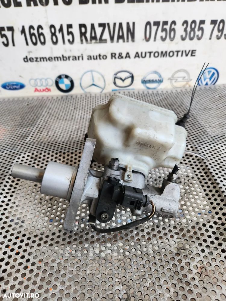 Pompa Frana Servofrana Vw Golf 6 Golf 6 Plus Volan Stanga Europa - Dezmembrari Arad - 5