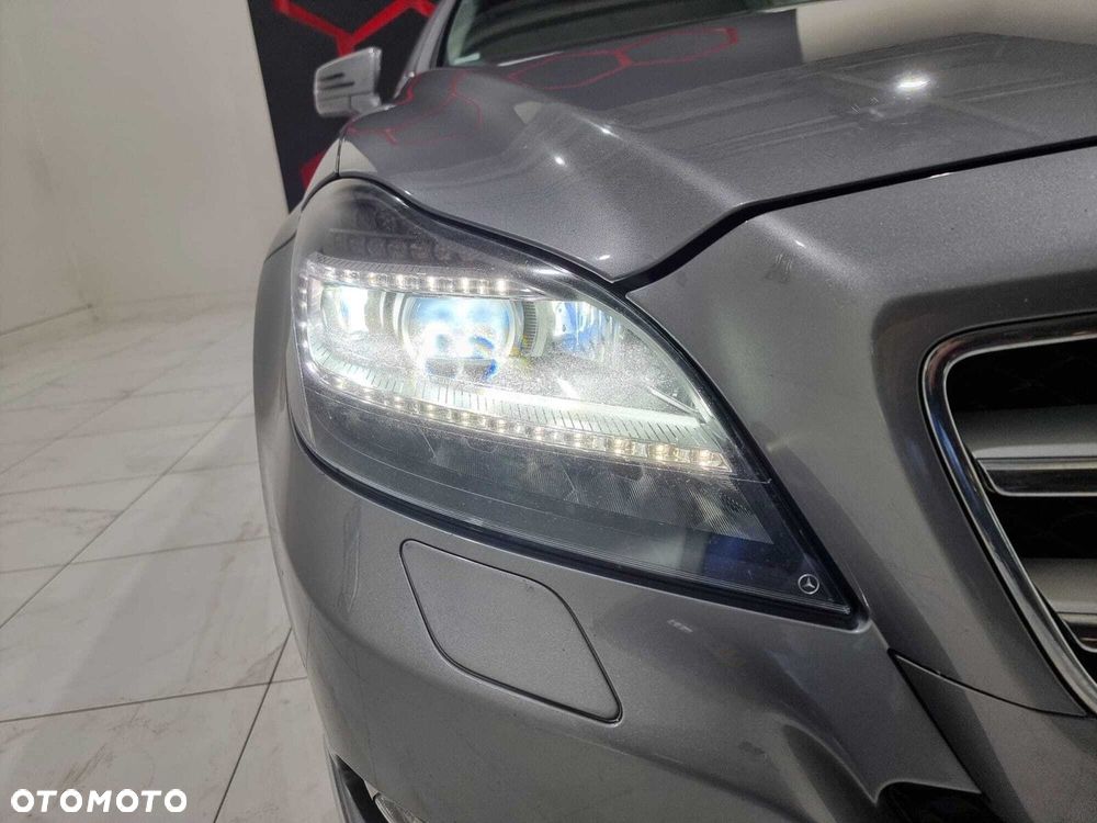Mercedes-Benz CLS - 22