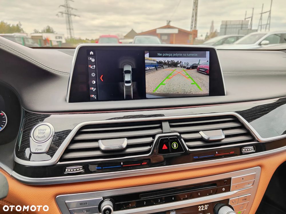 BMW Seria 7 740d xDrive sport - 32