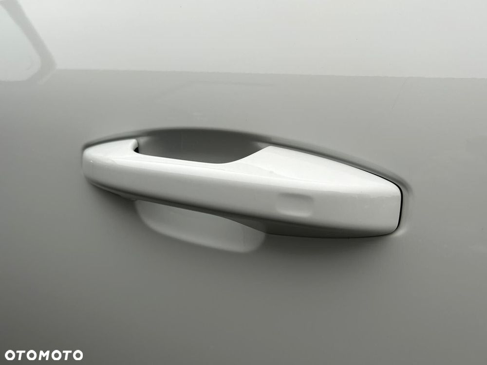 Volvo XC 40 T3 Momentum Pro - 33