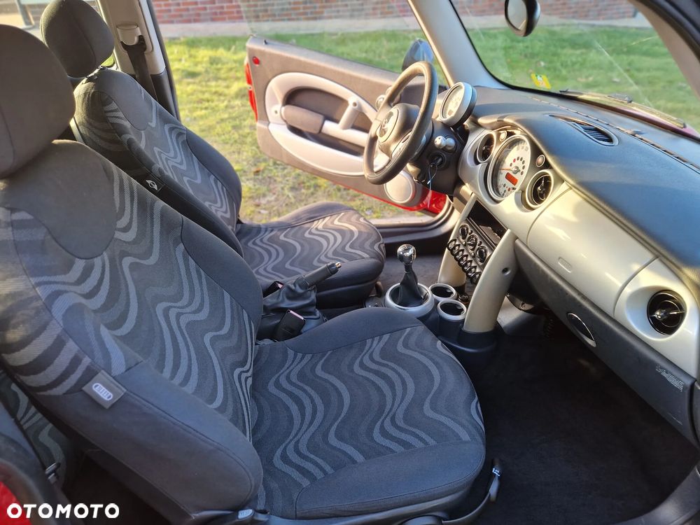 MINI ONE Sidewalk - 13