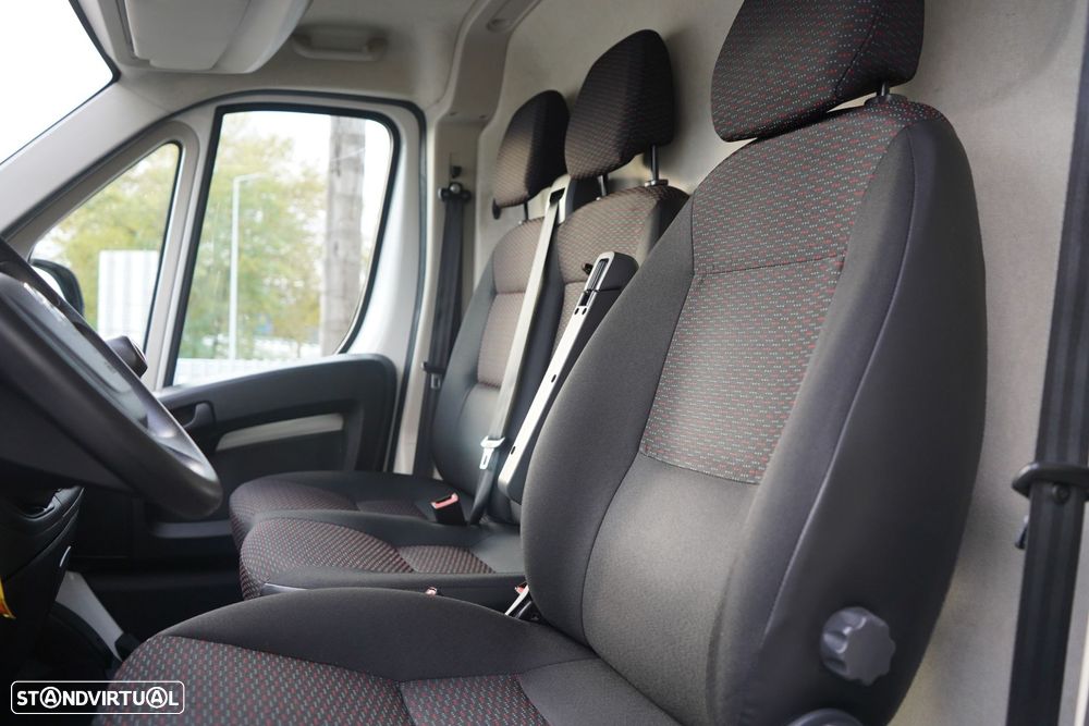 Citroën Jumper 2.2 BlueHDi 35 L3H2 Fibrada - 16