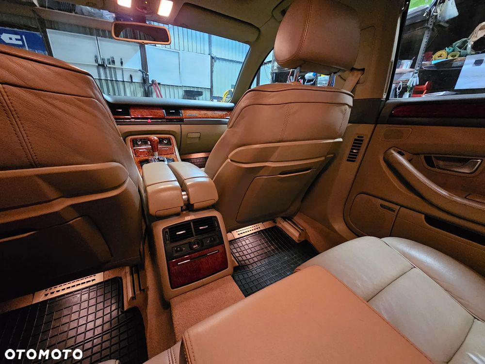 Audi A8 4.2 Quattro - 8