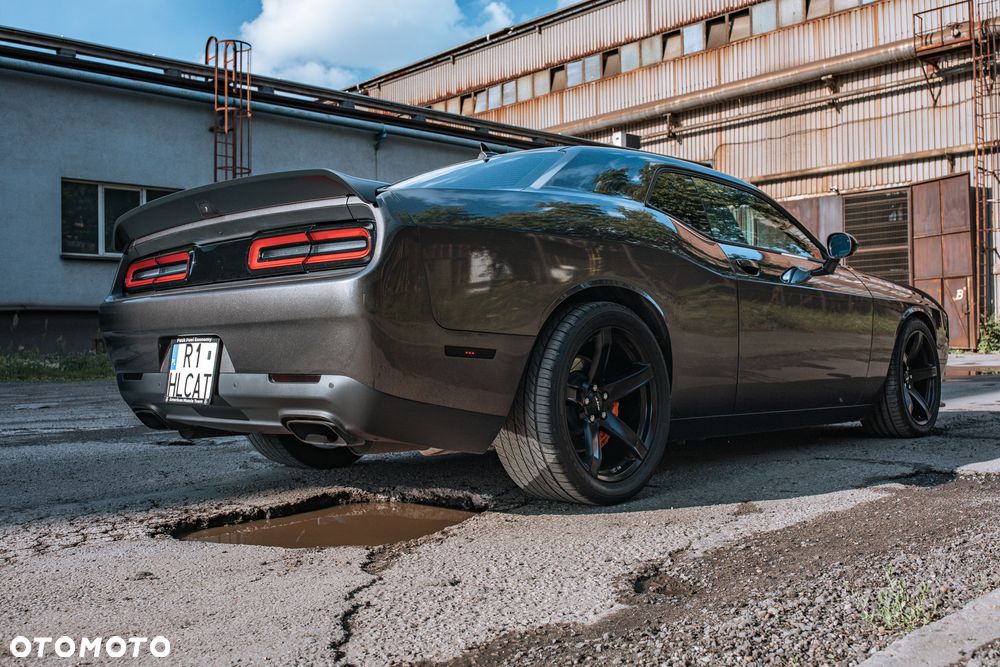 Dodge Challenger 6.2 Hellcat - 17