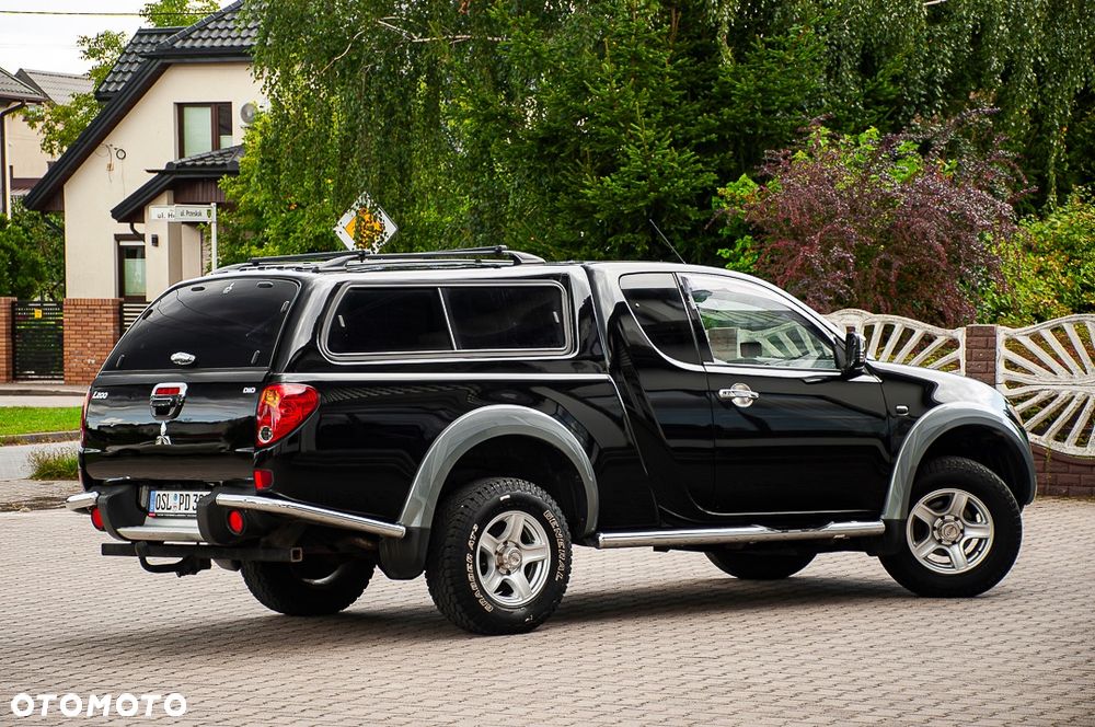 Mitsubishi L200 Pick Up 4x4 Intense Club Cab - 24