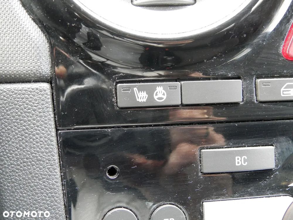 Opel Corsa 1.4 16V Color Edition - 8