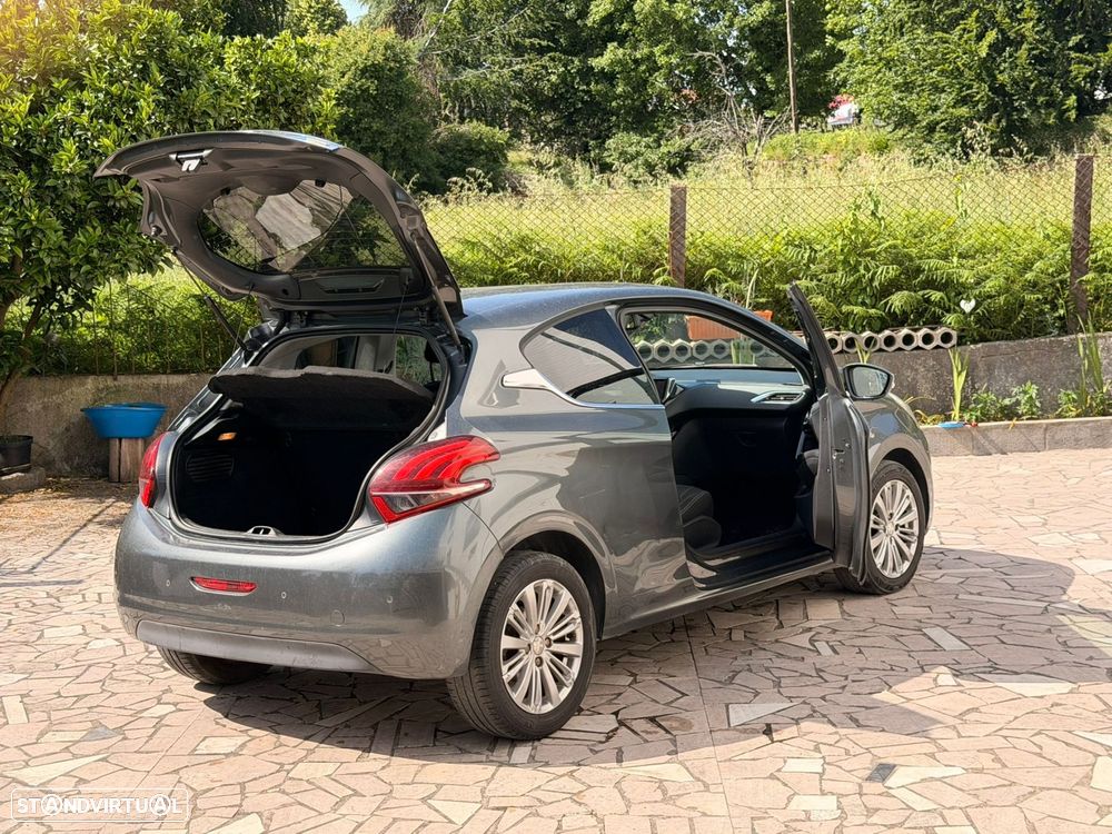 Peugeot 208 1.2 PureTech Allure - 5