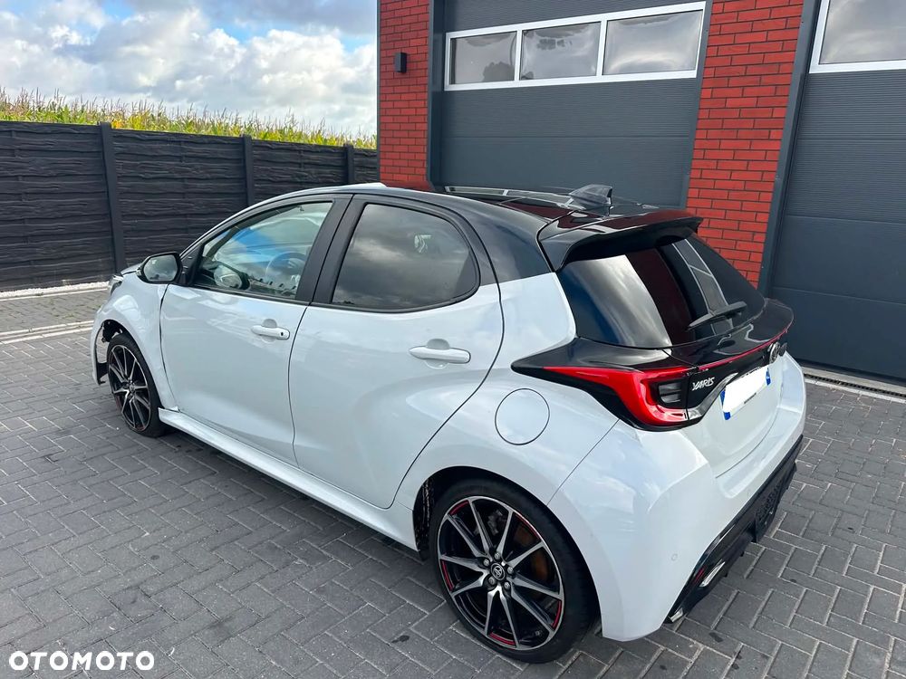 Toyota Yaris Hybrid 1.5 GR Sport - 6