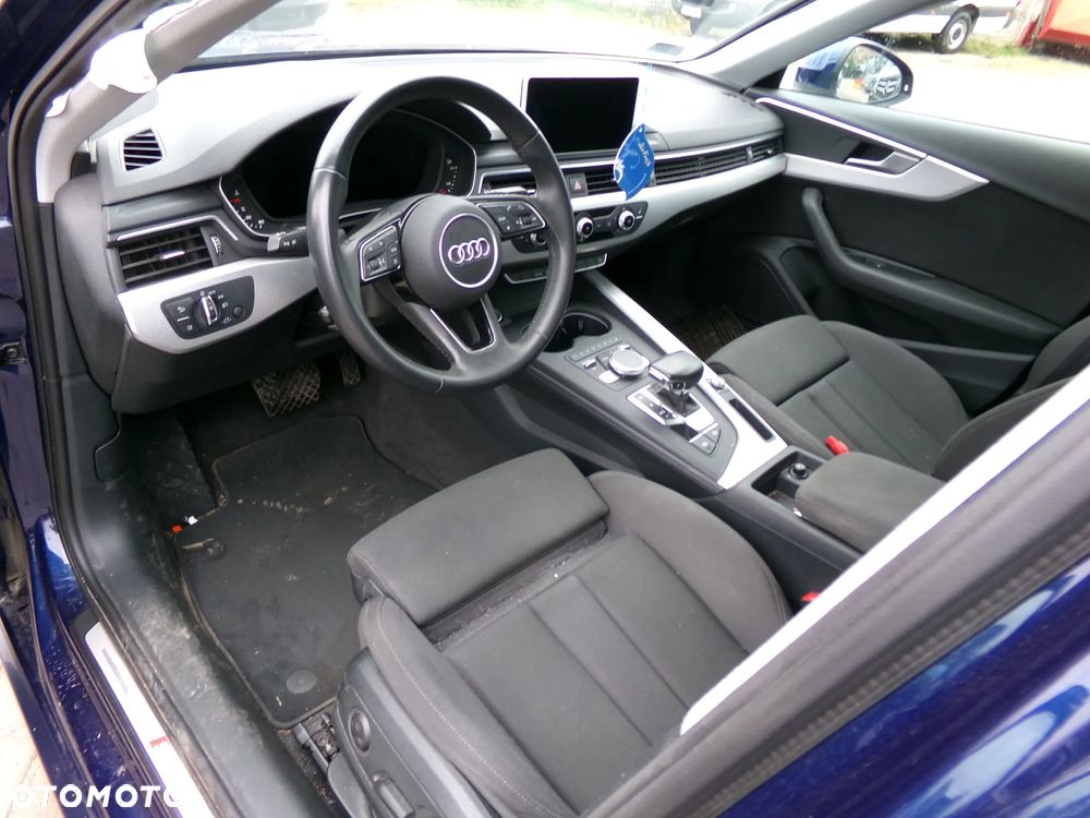 Audi A4 Limousine - 8