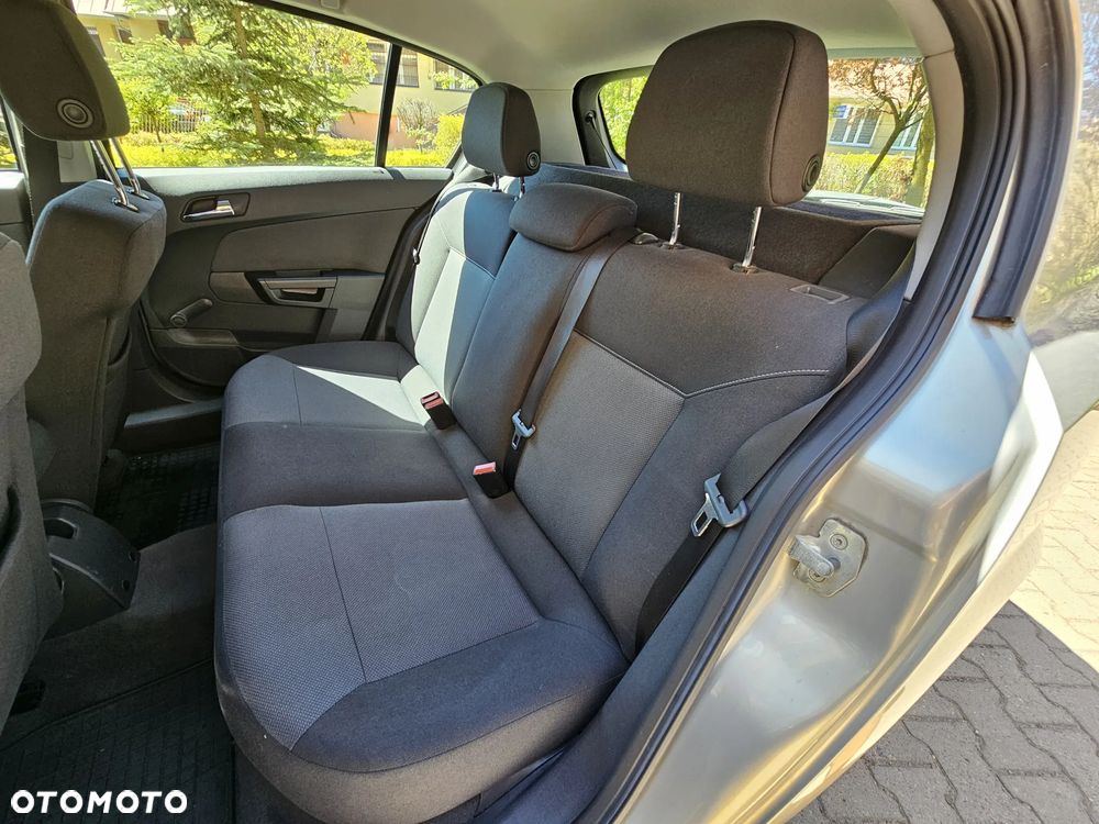 Opel Astra 1.6 Enjoy - 20
