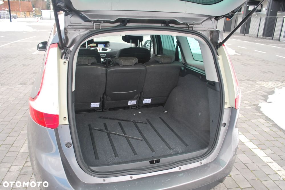 Renault Grand Scenic - 8
