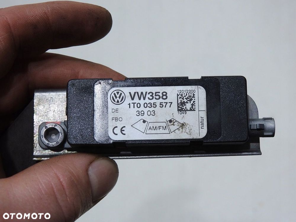 WZMACNIACZ ANTENY VW TOURAN 1T0035577 - 7
