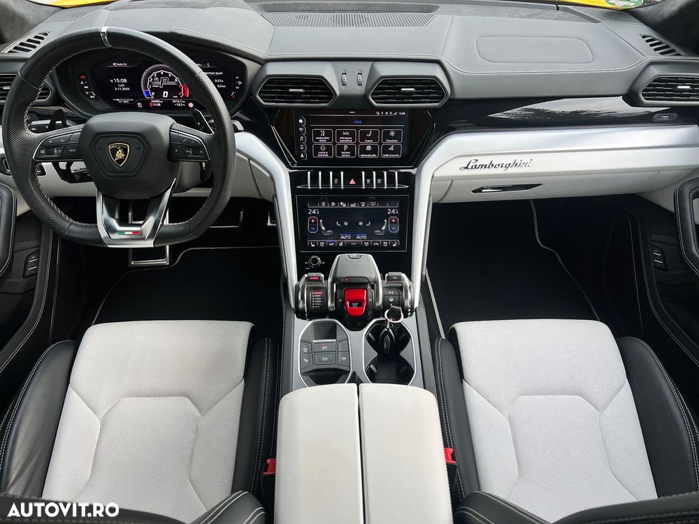 Lamborghini URUS Standard - 15