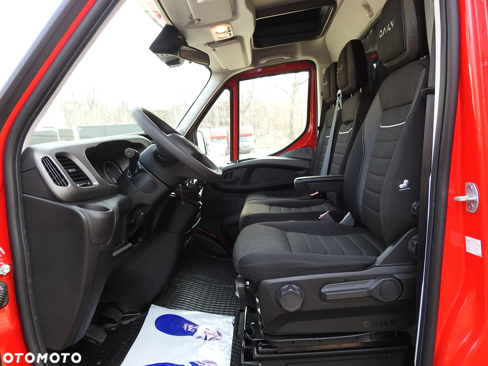 Iveco DAILY NOWY 35S18 CONNECT PLANDEKA 10 PALET WEBASTO KLIMATYZACJA TEMPOMAT NAWIGACJA LEDY ASO  180KM [ 500249 ] - 28