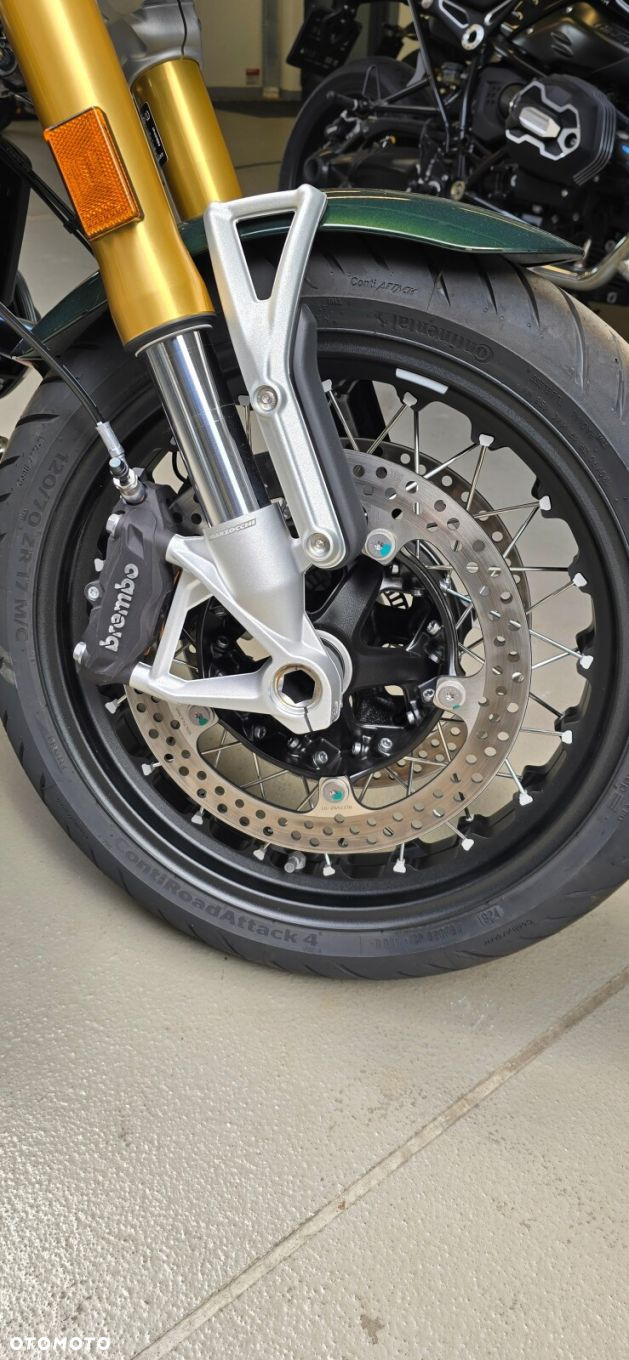 BMW R - 9