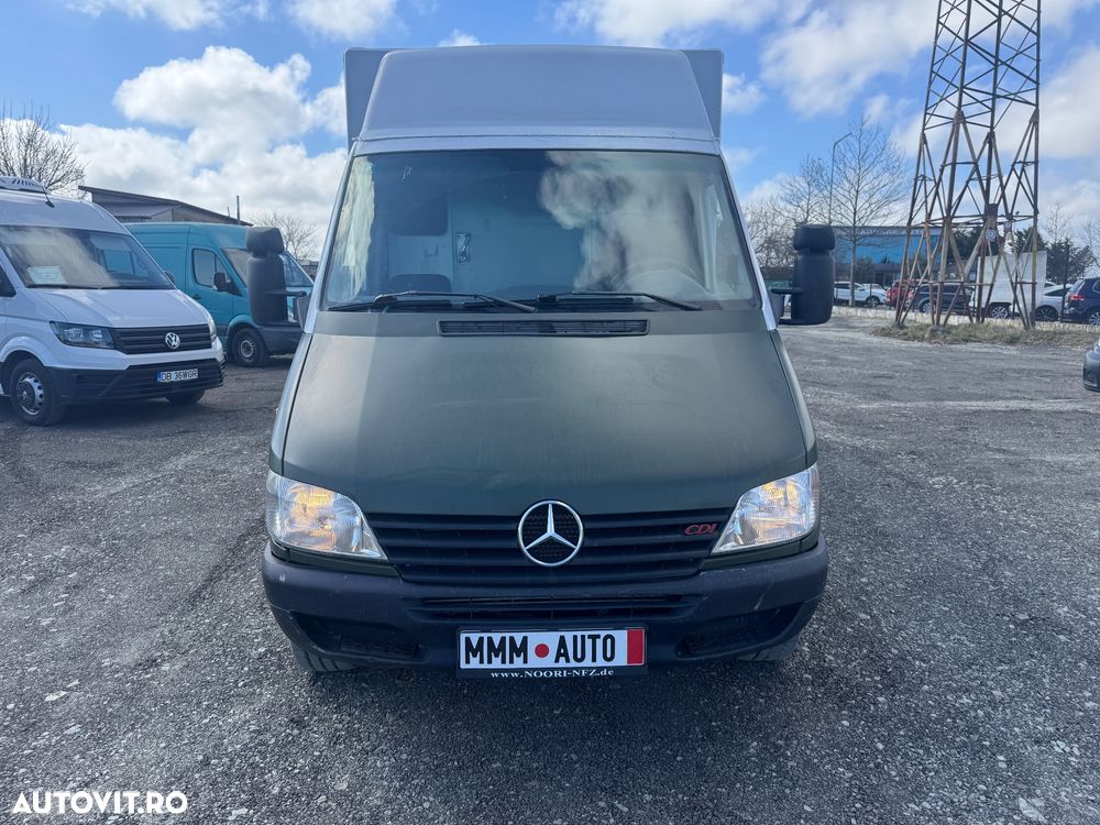 Mercedes-Benz Sprinter - 13
