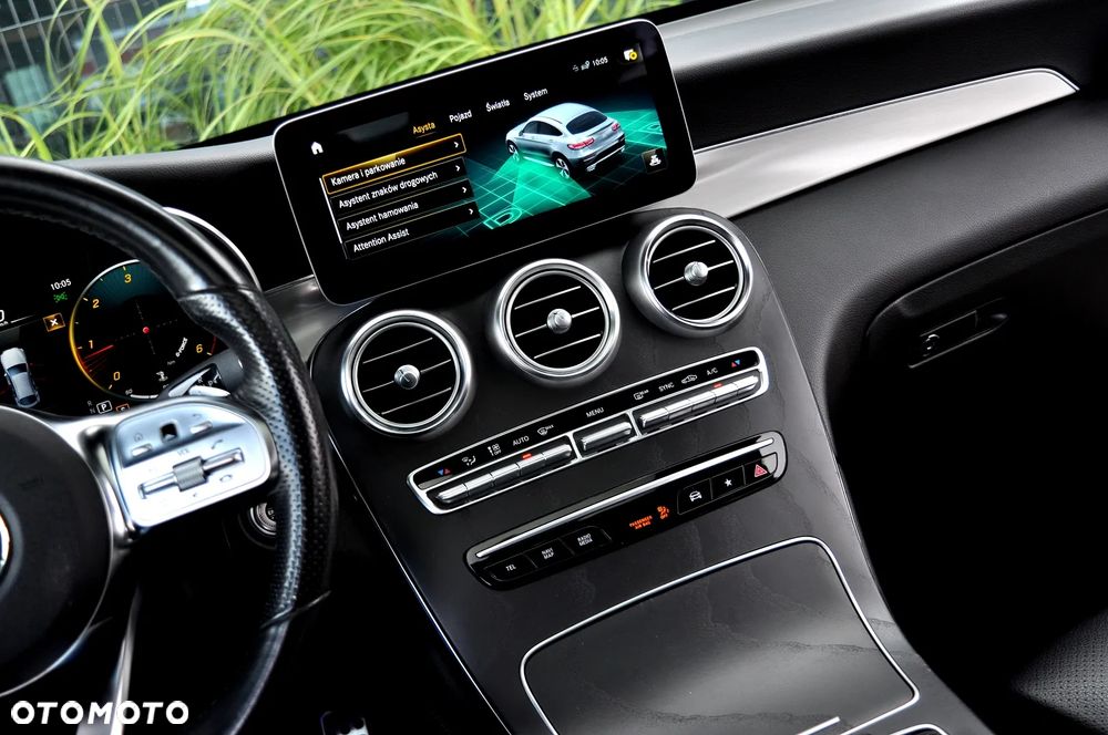 Mercedes-Benz GLC 200 d 4Matic 9G-TRONIC AMG Line - 29