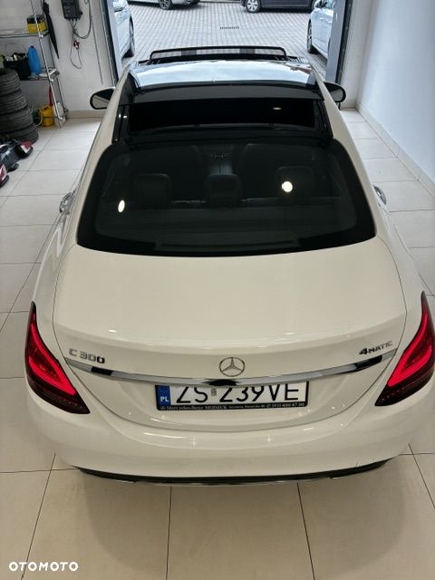 Mercedes-Benz Klasa C 300 4Matic 9G-TRONIC AMG Line - 10