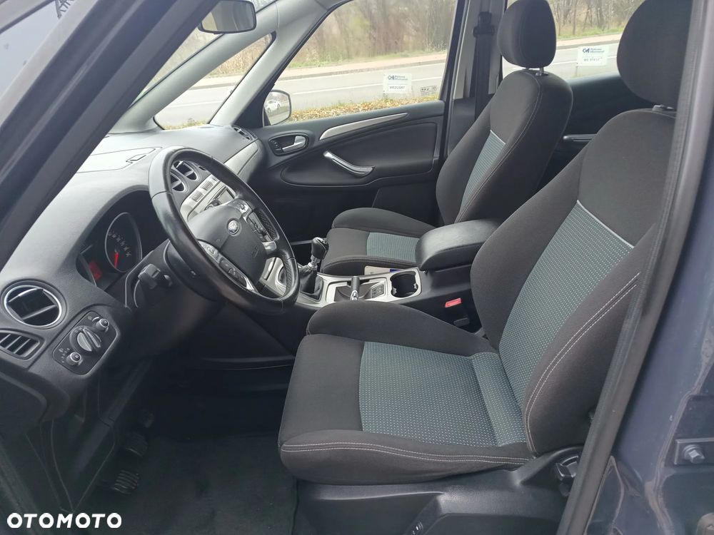 Ford S-Max 2.0 TDCi DPF Ambiente - 19