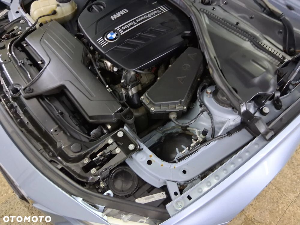 BMW Seria 3 318d DPF - 23