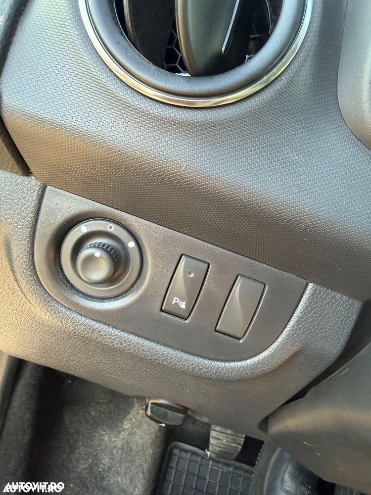 Dacia Sandero 1.0 SCe Laureate - 8