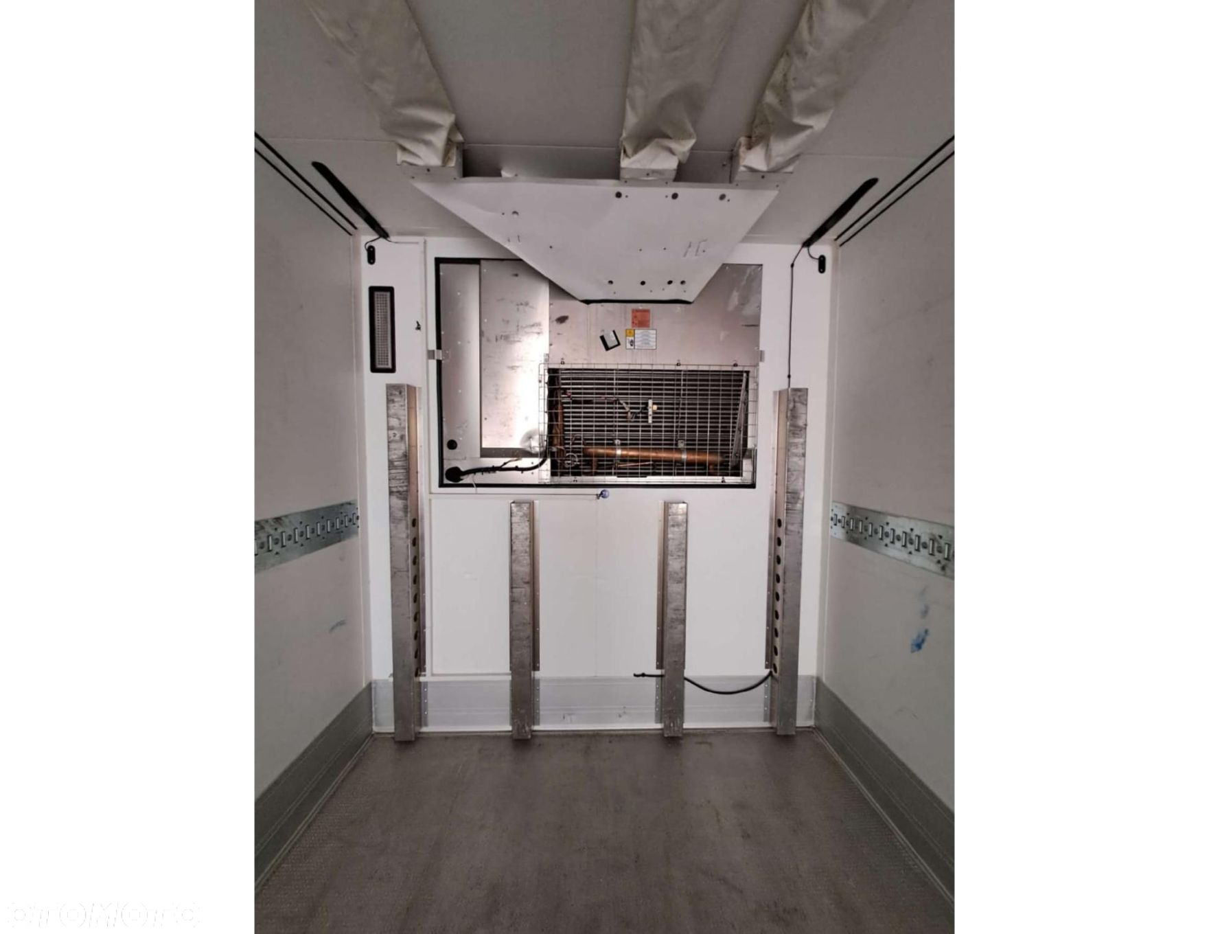 Schmitz Cargobull SKO FP 60 ThermoKing SLXi 300 - 12