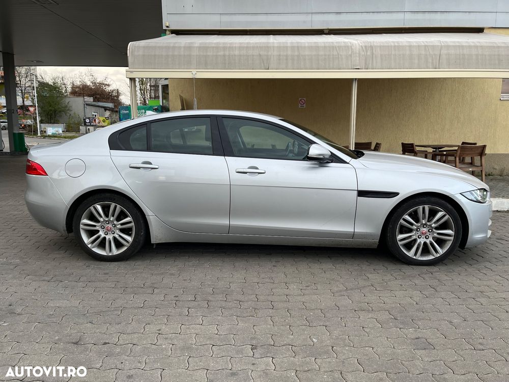 Jaguar XE 2.0 Prestige - 6