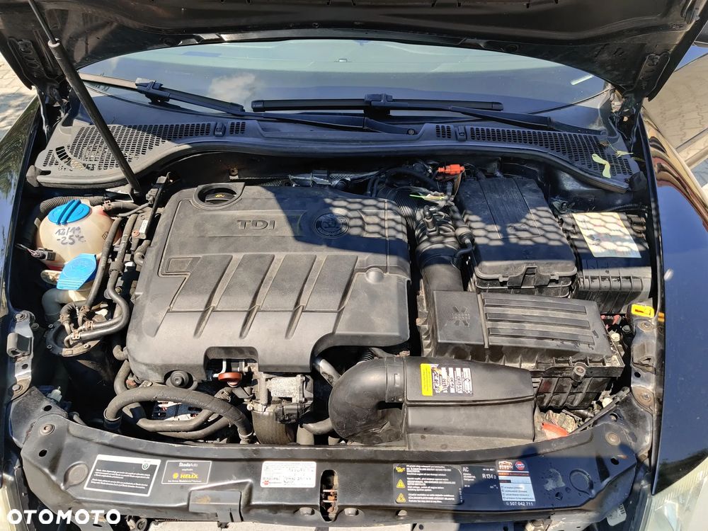 Skoda Octavia 2.0 TDI DPF DSG RS - 10