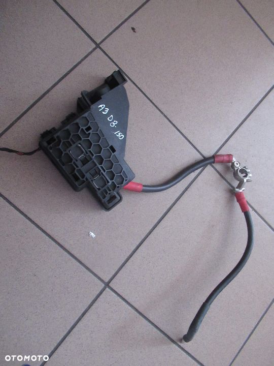 Podstawa akumulatora +klema, cały zestaw, numer: K948459F - 1