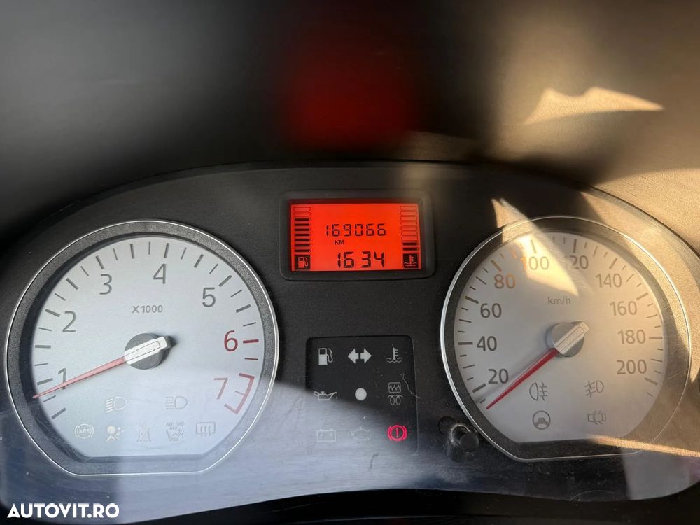 Dacia Logan 1.6 MPI Laureate - 5