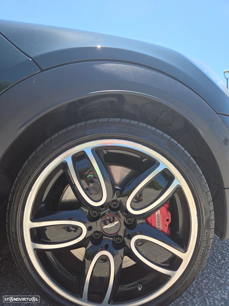 MINI Cabrio John Cooper Works - 9