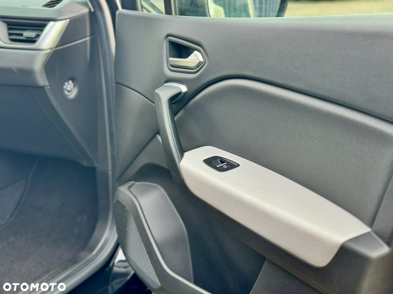 Renault Captur - 24