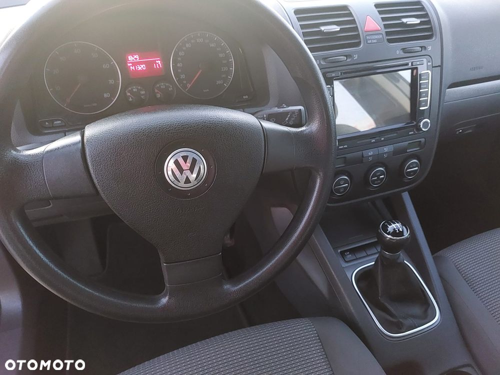 Volkswagen Golf - 17