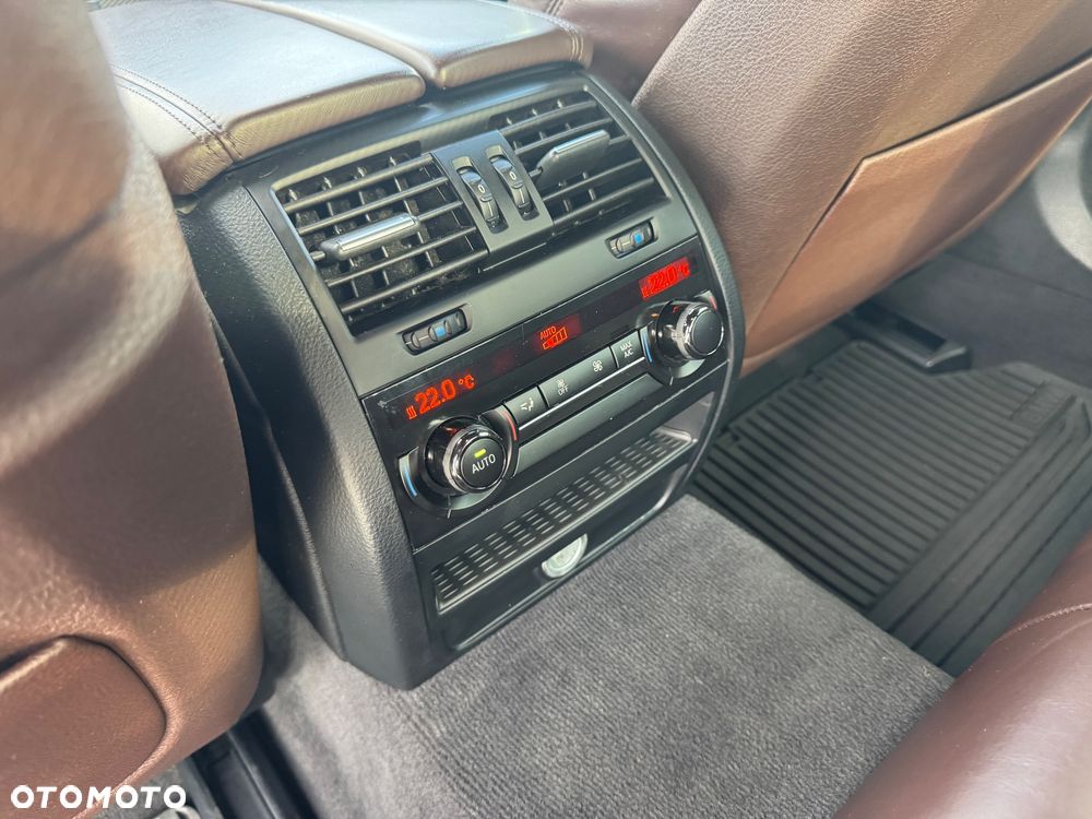 BMW Seria 5 M550d xDrive - 39
