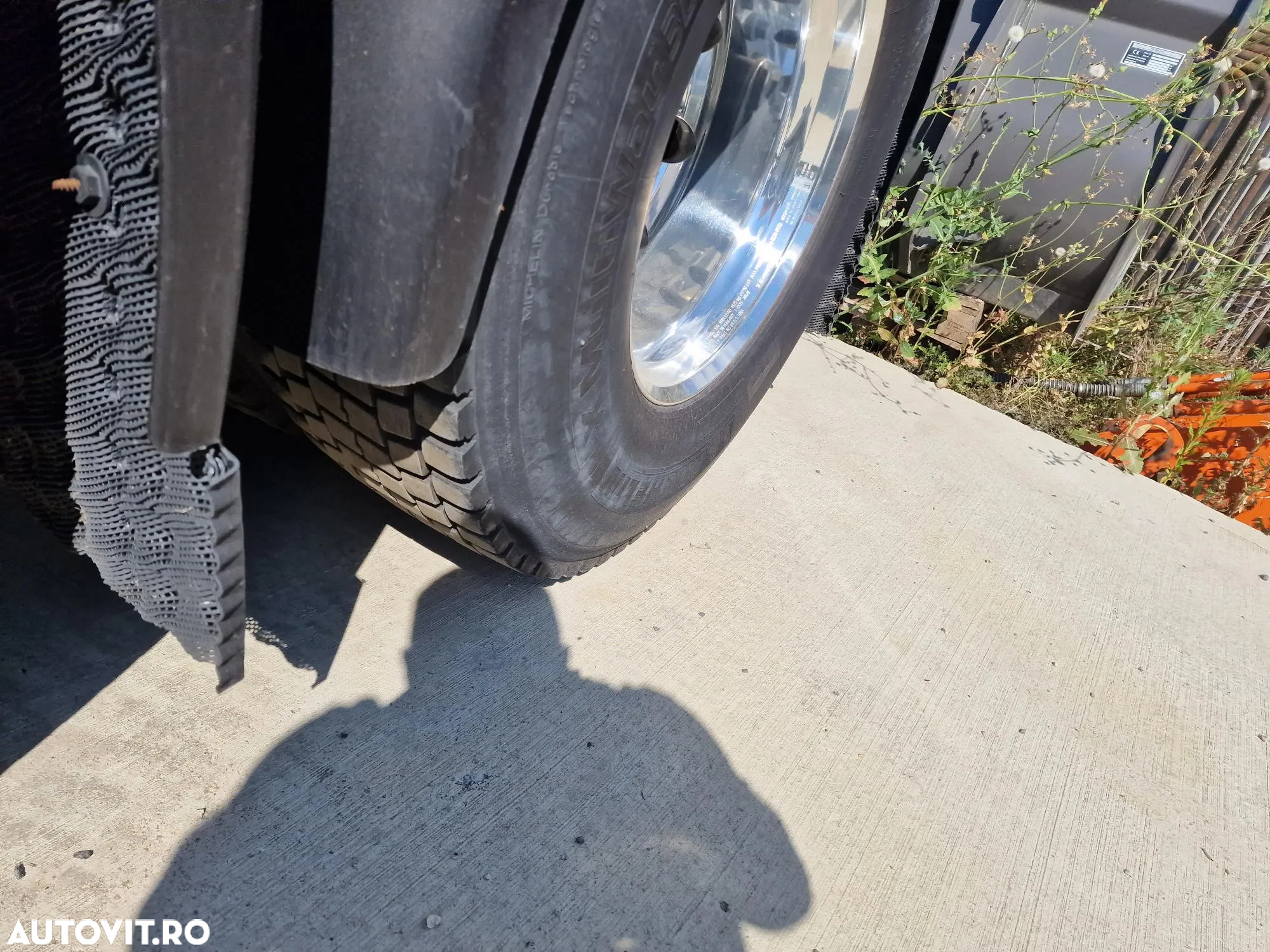DAF XF 530 6x2, axa liftabila, RETARDER, Super Space 41900 eur+Tva, 12,9l, 2 girofaruri, proiectoare, faruri ceata, Frigider, Aer cond stationare, Anv balon puntea fata, Anv 80% ok, posibilitate leasing 4 ani,  50t cu trailer 3 axe,PROMOTIE 41900 EUR+Tva - 14