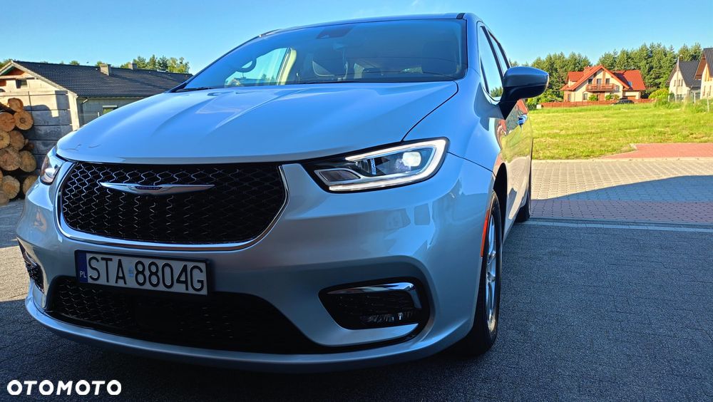 Chrysler Pacifica - 4