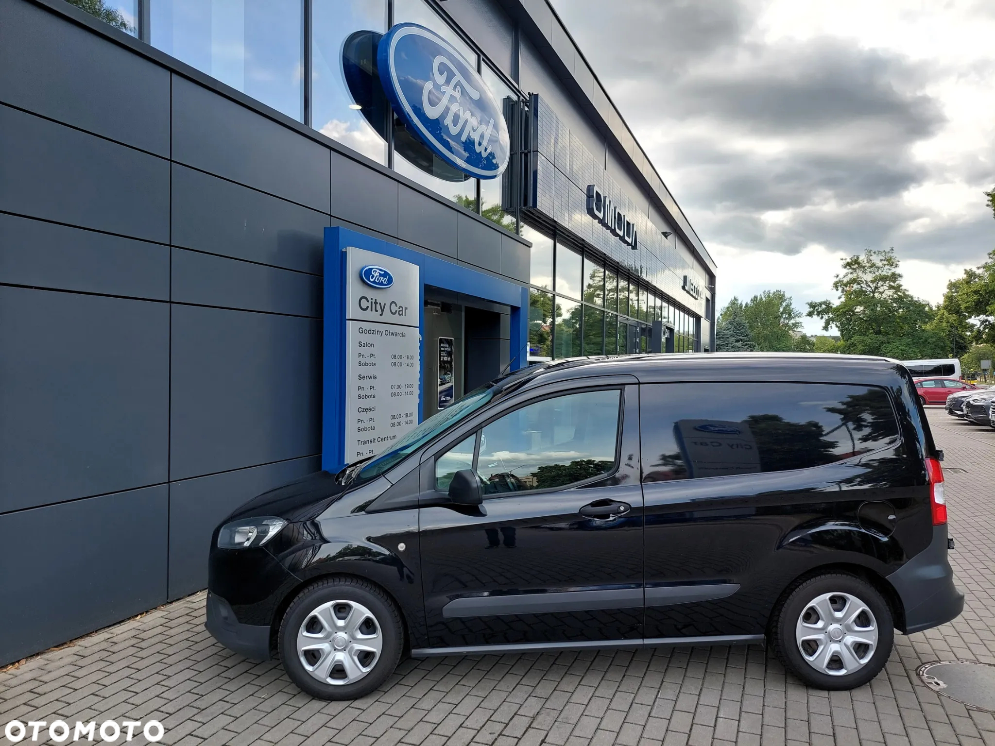 Ford COURIER - 32