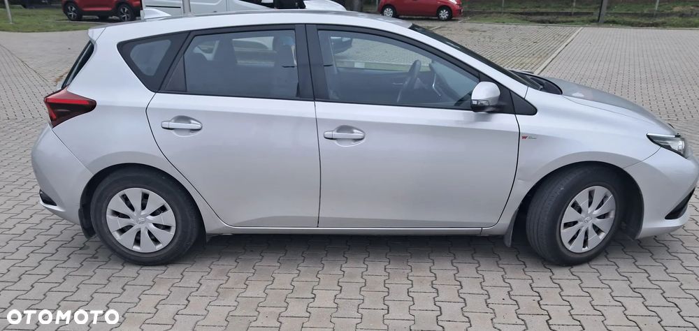 Toyota Auris 1.33 VVT-i Active - 4