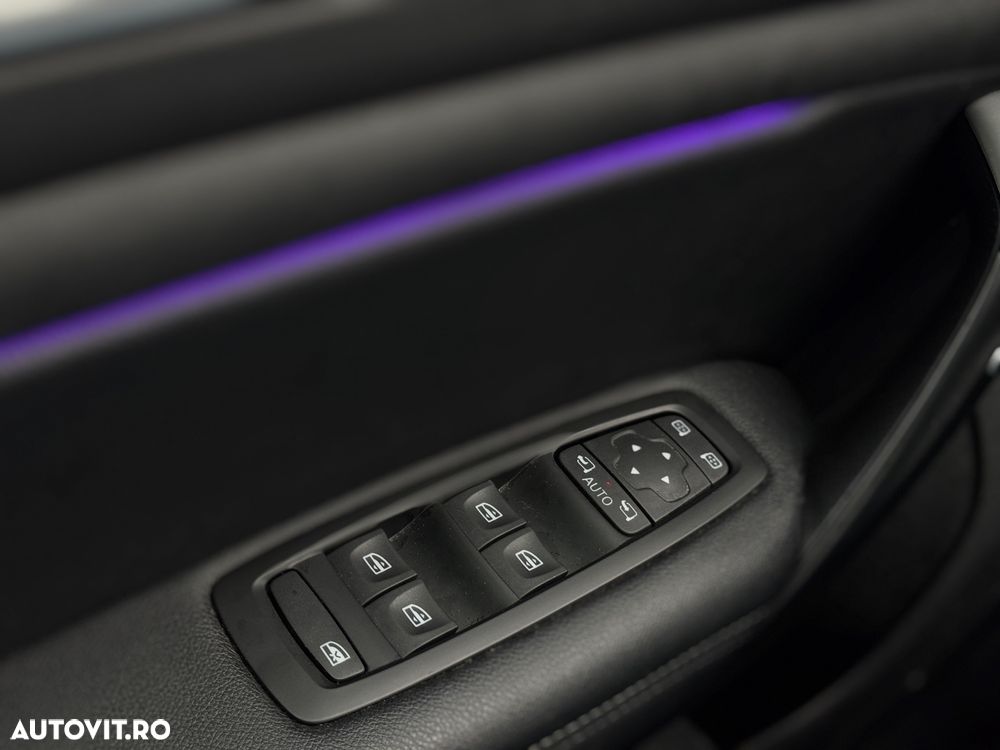 Renault Megane TCe 140 GPF EDC Techno - 21